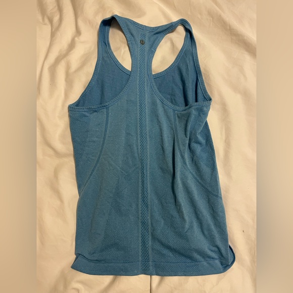 Women’s light blue lulu lemon runner tank top - medium - Picture 1 of 3